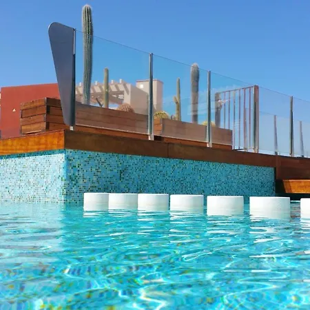 #seaparaiso# Heated Pool,private Parking,fast Wifi דירה *