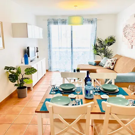 Apartamento #seaparaiso# Heated Pool,private Parking,fast Wifi